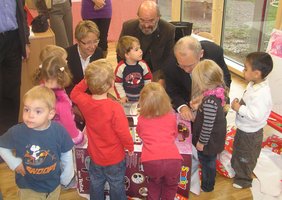 Übergabe des Geschenks