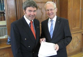 Martin Ivo Schöffl und Oberbürgermeister Dr. Ivo Holzinger