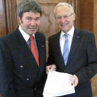 Martin Ivo Schöffl und Oberbürgermeister Dr. Ivo Holzinger