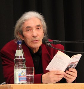 Friedenspreisträger Boualem Sansal bei seiner Lesung im Memminger Antonierhaus.