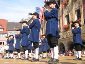 Die Trommlerbuben eröffnen das Kinderfest