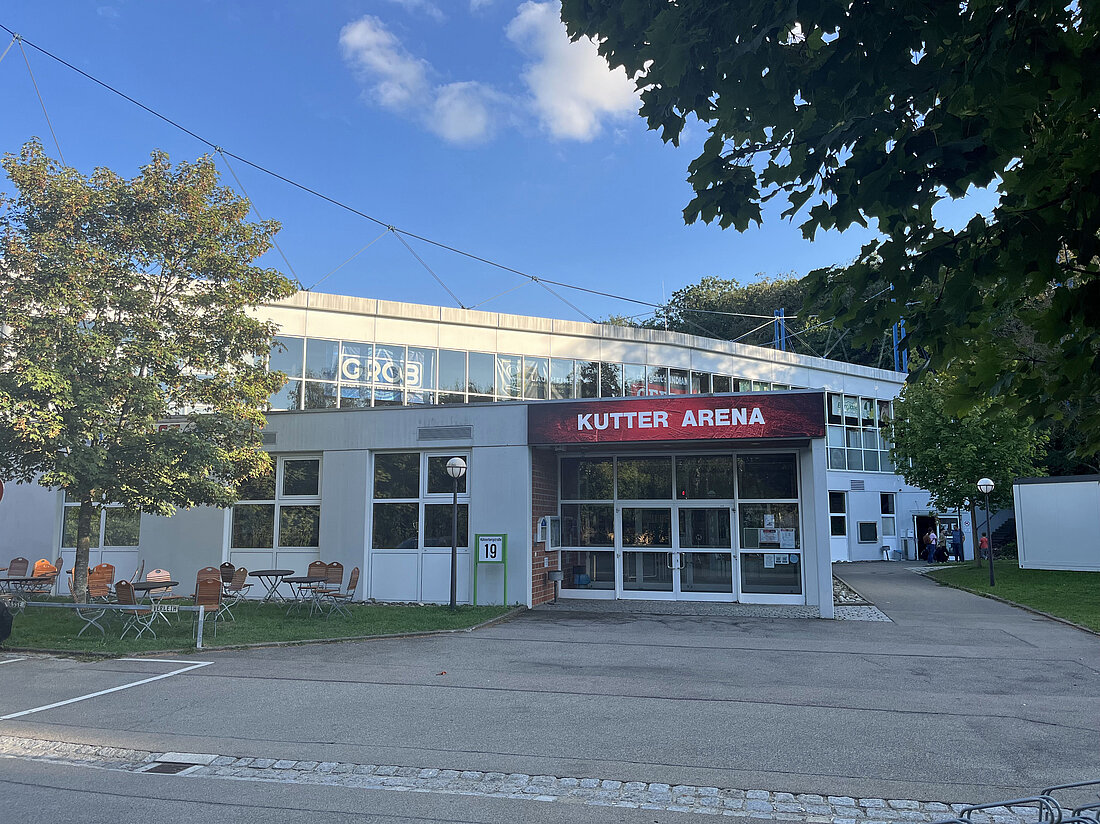Außenansicht Eissporthalle