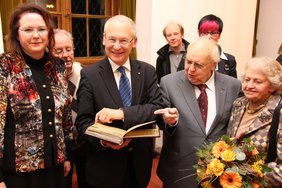 Die Freude über das Nibelungenlied ist groß