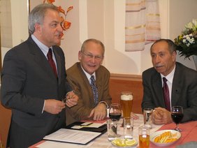 OB Dr. Holzinger zusammen mit der Führungsspitze des Beirates, Cav. Tortorici und Yildirim