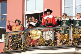 Fanfarenbläser kündigen Wallenstein an