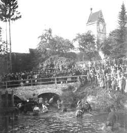 Historische Aufnahme der Fischer im Stadtbach