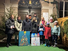 Gruppe am Abend vor der Grußzunft fotografiert.