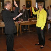 Die neue Zweite Bürgermeisterin Claudia Knoll (CSU), bei der Vereidigung durch den Oberbürgermeister