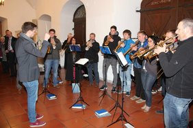 Der Bläserchor in der Rathaushalle
