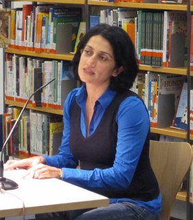 Die Politik- und Literaturwissenschaftlerin Dr. Shiva Rahbaran referierte in der Stadtbibliothek zum Thema „Die Rolle iranischer Filme und Fotos als Oasen der Freiheit“.
