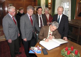 Eintrag ins Goldene Buch der Stadt