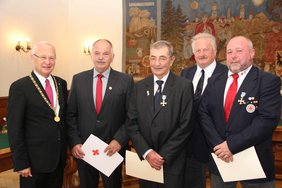 Die geehrten zusammen mit Oberbürgermeister Dr. Ivo Holzinger