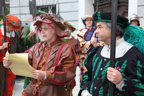 Die Bekanntmachung wird verlesen