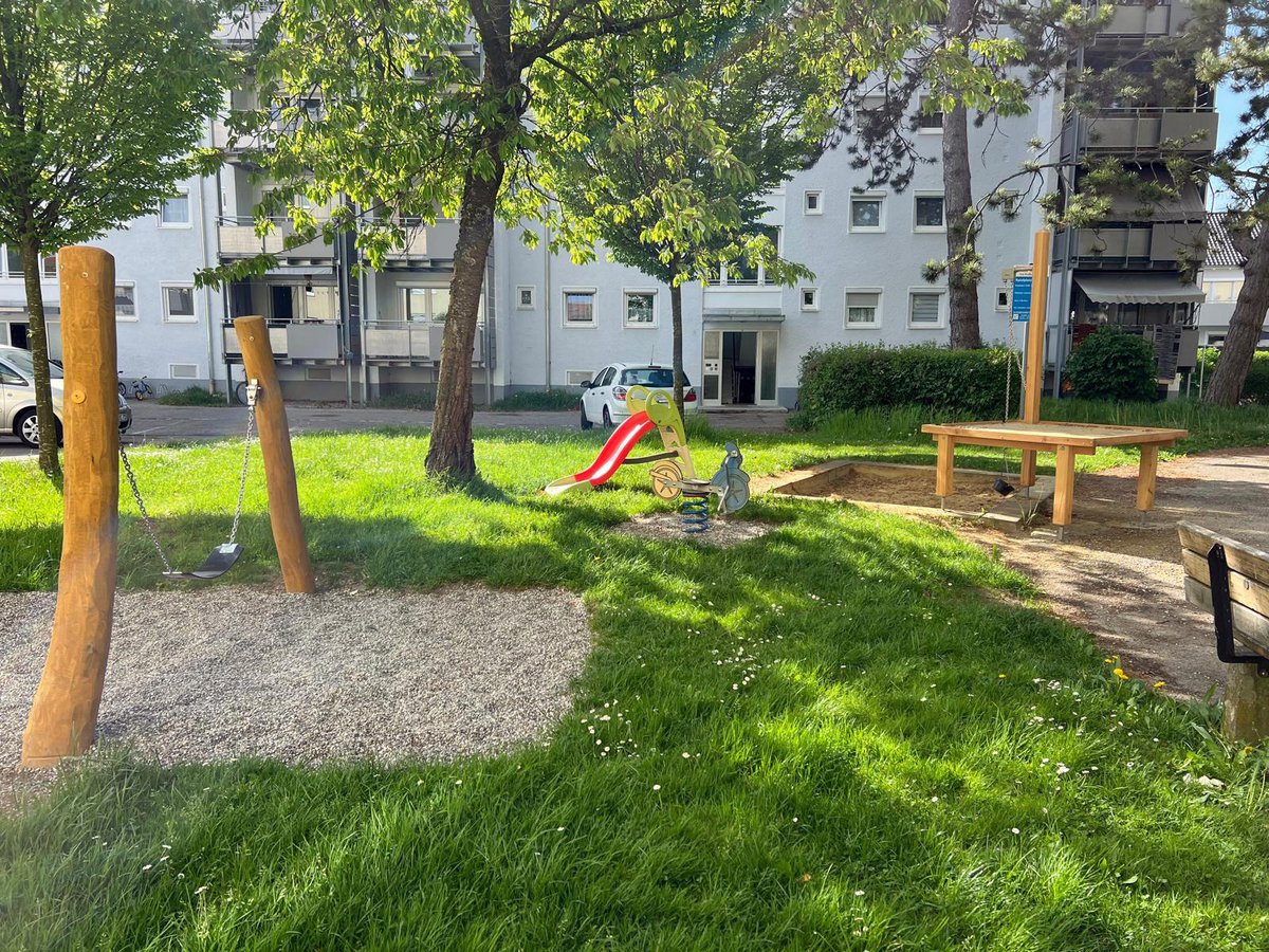 Stadt Memmingen: Neue Spielgeräte bereichern Spielplatz im Kalker Feld