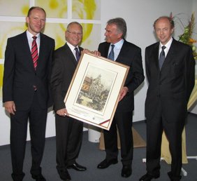 Gruppenfoto mit (von links) Prof. Schinkel, OB Dr. Holzinger, Prof. Lindenmaier, Prof. Pfeiffer