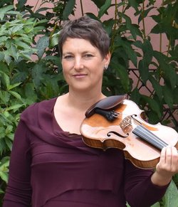 Stefanie Pagnia - Violine, Sopran