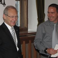 Im Rathaus begrüßt: Dirk Wrenger, Leiter des Arbeitskreises