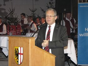 OB Dr. Holzinger bei der Begrüßung