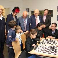 Beim Besuch der Schachgruppe im MIG