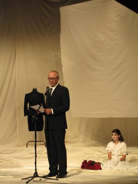 Intendant Walter Weyers bei der Begrüßung der Ehrengäste