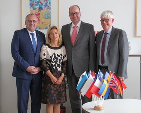 Die Organisatoren im Büro von Burkhard Arnold.