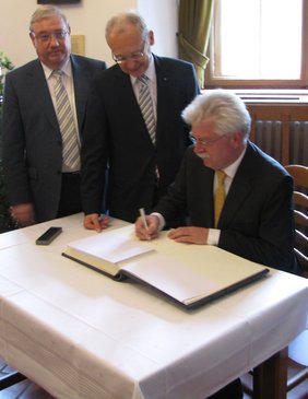 Eintrag in das Golden Buch