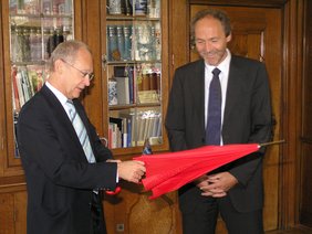 Der Oberbürgermeister und der neue Landrat im Rathaus